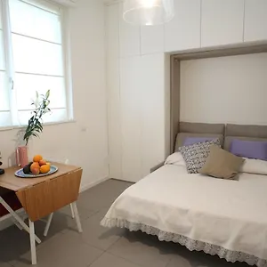 https://boutique-home-duomo-e-universita-bocconi.italymilanhotels.net